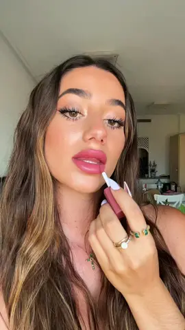 El mejor nude para unos labios perfectos!! 🤩💖🫦 Tenéis un 20% de descuento en estos dos productos con el código “lola20” @3ina  #3INASpain #3INA *publi