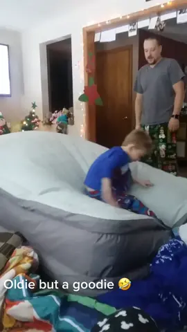 Obviosuly dads idea 🤣 oldie but a goodie!#dad #dadsidea #oldiesbutgoodies #flying #getair #airmattress #flyingkid #nofear #boys #boymom #boymomlife #boydad