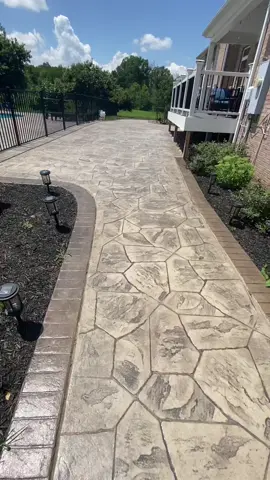 Stamped concrete pool deck 🤩 #stampedconcrete #concrete #concretoestampado #concreto #decorativeconcrete