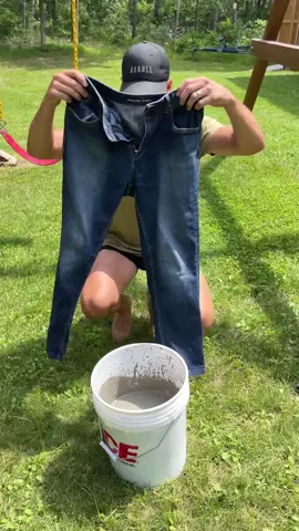 Never DONATE your old Jeans! 👖🤯 #DIY #renovation #planter #house #dad #mom #yard #plants #fyp #concrete