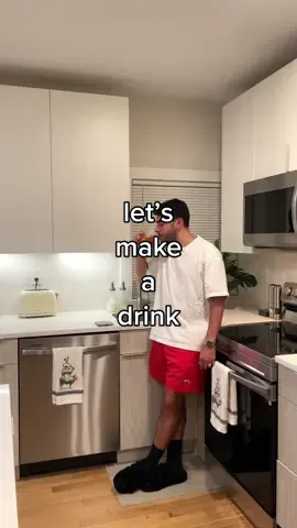 it’s friday eve let’s make a drink #cocktailnight #drinkrecipe #cocktailidea #drinkwithme