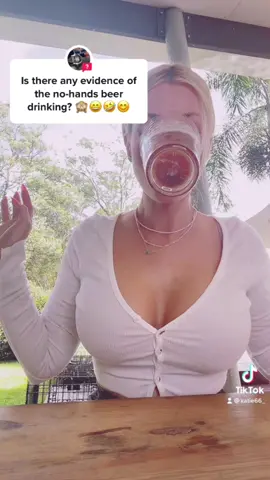 Ok but admittedly, it’s a pretty clever trick 🍻#fyp #foryou #partytrick #beer #foryoupage