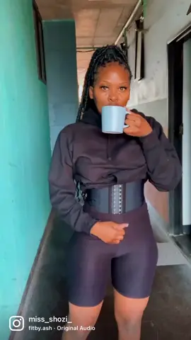 #afrobeats #burnaboy #fyp #waisttrainer  I’m selling 25 steel bone waist trainers for R400