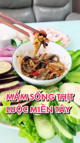 Mắm cá linh thịt luộc. Ăn đỡ nhớ quê mấy bạn ơi. #mientay #mamlinhmientay #