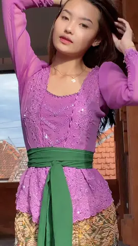 kebaya cantik from @tyathings