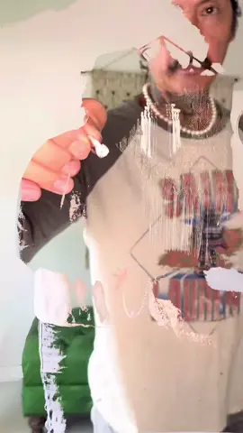 Good morning. I was feeling a little rock n roll. #YSL always makes feel so on point. #rocknroll #gay #hairstylist #austin #texas #CapCut #HavaianasLivreDeCliches