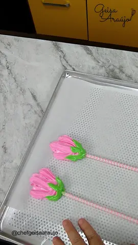 Flor de Suspiros #pirulitodesuspiro #suspiro #viralvideo #confeitaria #merengue #meringue #meringuecookies #suspirospersonalizados