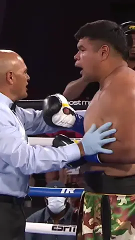 What did you think of this stoppage? 🧐 #richardtorrez #boxing #heavyweight