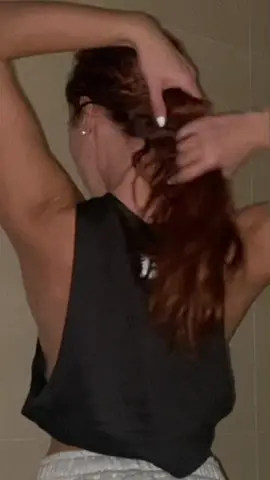 The famous black widow🦁🤍, hola a mi pequeña desviación🥺 #widow #fakebody #back #workout #content #viral #backgains