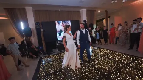 #foryou #fy #fyp #noiva #dance #casal #danca #casamento  Créditos ao casal ERICA e EURI e ao canal no YouTube, ERICA FERNANDA MARTINS