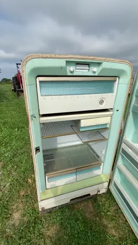 #vintagefridge #oldfridge #oldfarmhouse #restoration