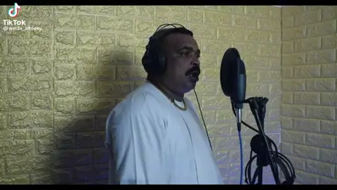 غناء شطه وإبراهيم الطوخي لما يغلط ف السمين ابراهيم الطوخي الاصلي الفديو كامل ع قناتي اليوت يوب الينك فوق ف الصفحه