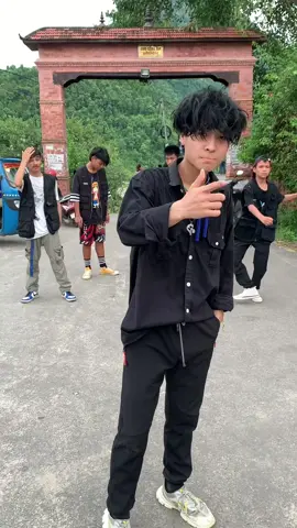 ali ali ali ali😎😎😈 with boys😜😜#trend #tiktoknepal #fypシ゚viral #bishal_fam🌈💦 #iambishalmgrr #damauliuser #showsomelove #fypシ゚viral @npop_dance_studio @bikashgurung409 @RANJITEYY..🔥🥀