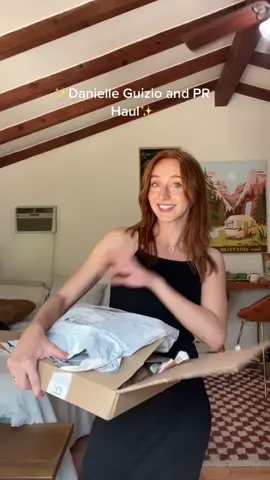 You guys…. Everythings so cute!!😍 #prhaul #unboxing #danielleguizio #haul.