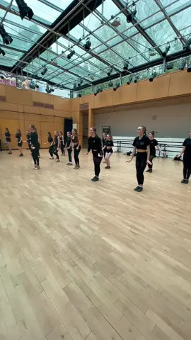 WHAT A CLASS 😍 The gold tap shoes from our wonderful West End Tutor Maddie Harper! #tapdance #westend #dance #musicaltheatre