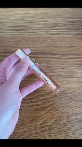 the lustre lip oil by @iconic.london does not feel sticky when you apply the lip oil & it makes your lips feel so hydrated & soft I would highly recommend this product. I absolutely love it 🥰#fyp #iconiclondon #iconiclondonlipgloss #iconiclondonlustrelipoil #makeup #everydaymakeup #lustrelipoil #lipoil #influencerblogger #gplclient