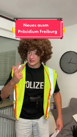 Pistole ist nur aus Gummi !:) | Personen frei erfunden, so wie die Handlungen. Oder?😉 | #mauriipastore