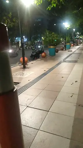 depan rs sutomo surabaya lapangan hocky