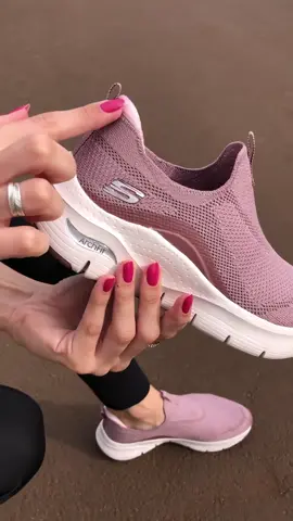 Amortecimento, leveza e muito conforto! 🤩💖#daluzcalcados #conforto #skechers #tenisfeminino