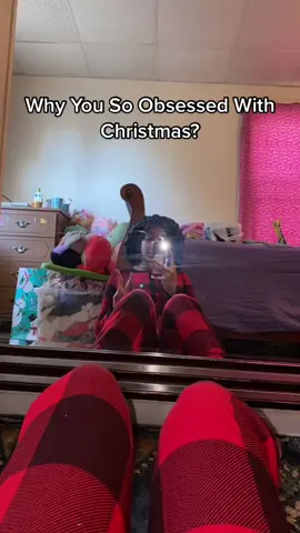 I love Christmas spirit 🫶🏽#greenscreen #foryoupage #foryou #fyp #relatable #christmas #bbygurldes