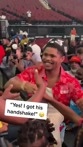 Hometown love for #ShakurStevenson is real ❤️ #boxing #feelgood #sports