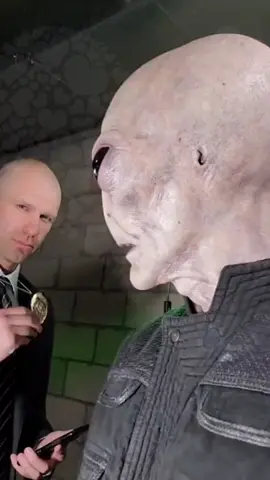 #alien #aliens #ufo #area51 #gordontarpley #busted #caught #makeup #cop