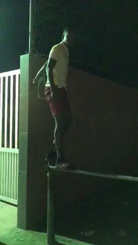 Quando a sua mãe te avisa,meu filho não faz isso, vê o que acontece 👎🏿🤣🤣