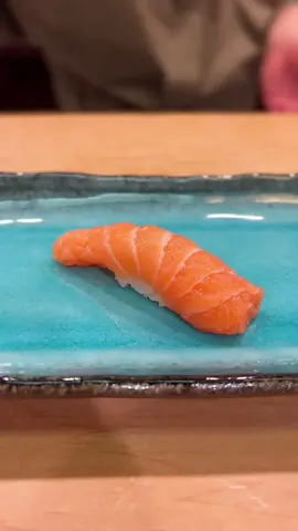 @aiue784 に返信 サーモン！へいおまち🍣😎 #寿司#サーモン#sushi#salmon