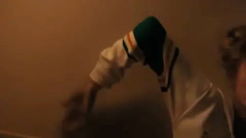 #strangerthings #eddiemunson #chrissywakeup #nestlecrunch