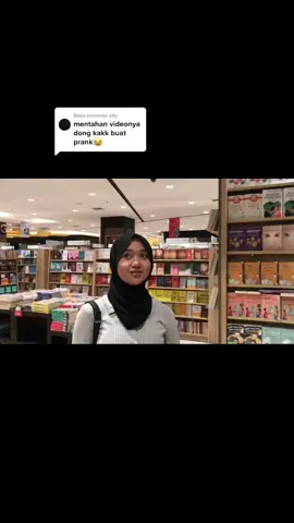 Membalas @stty saya emng radom gitu segala bersuil gjls 😭