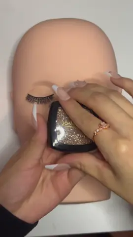 Quick makeup #asmr #fakemakeup #toys #fyp #mannequinhead #asmrmakeup #relax