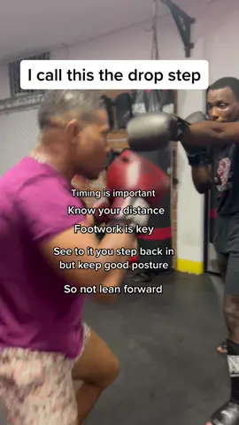 The drop step #angelosimsonworldwide#kickboxing #boxing #martialarts #simsongymsuriname #fighterslife  #muaythai