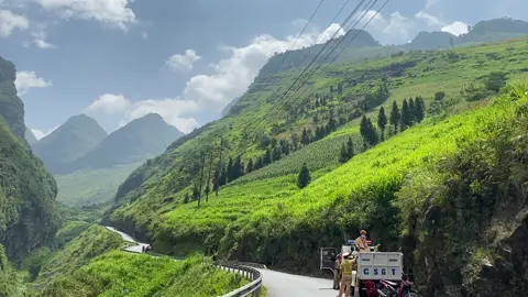 Cảnh núi rừng Hà Giang hùng vĩ - Chúng ta quá nhỏ bé vs mẹ thiên nhiên. Các bạn đã tới Hà Giang chưa🥰 #hagiang #mapileng #tiktokshop #canhdep #dulich #phuot