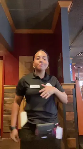 Your favorite neighborhood expert 😂 #fyp #viral #nyc #foryou #trend #BigInkEnergy #applebees #server