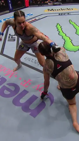 Amanda Nunes doing what she does best 👊🦁 #UFC #amandanunes #mma