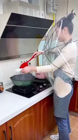 Cooking oil too hot and burning kitchen, that might be irritating to human body. Buy my products for more safety on cooking. #chinese #chinesegadgets #jiafei #jiafeifamily #gadgets #products #jiafeiproducts #jiafeicooking #cooking #jiafeigadgets #useful #tips #safety #fire #umbrella