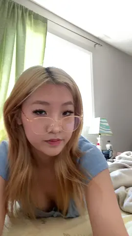 making tiktoks during work cause i cant focus