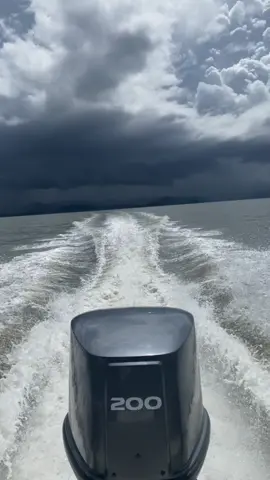 #fueraborda#yamaha#200yamaha#lanchasrapidas#lancharapida#parati#mar#tormenta