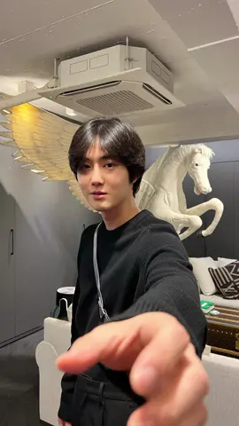 cuman mau bilang kemeja polos itu harganya bisa buat makan berbulan bulan 🙏🏻 #suho #exo #fypシ #suhoexo