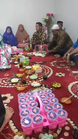 mapendre doi guys..😍tradisi bugis..😚