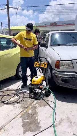 #hidrolavadora #pressurewasher @dewalttough de las mejores del mercado! Disponibles en diheresa.com
