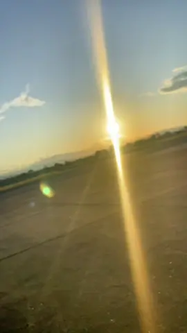 Llegando a la rica Selva 🌴🌴🌴 #sigueme_para_mas_videos_asi #viajeroperu #tarapoto #aeropuerto #aviones #latamairlines  #skyairline #sol #sunset #viral #fyu #28dejulio #fiestaspatrias