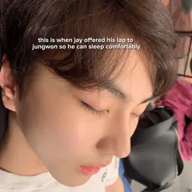 most of the photo is while jungwon is sleeping. JAYWON 😭😭😭 #jay #jungwon #jaywon