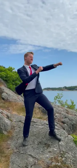 No one: me on vacation☀️⛱🍉🕶🏊🏻‍♂️ #vacation #vacay #vacaymode #moderntalking #happyday #summertime #summertimeshine #dancing #dancingqueen #brotherlouie