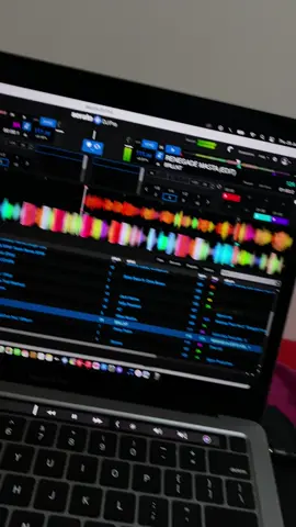 nge dj pake laptop wkwkwk 👍🏼