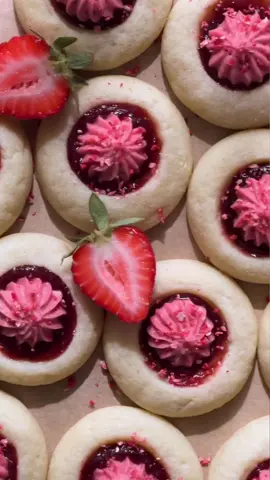 Strawberry cheesecake cookies 🍓 #cookieweek #strawberrycookies #cookierecipe #cookiesoftiktok