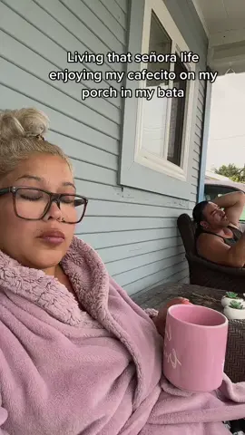 Señora life 🤩 #latina #coffee #lavidaangie #couples #marriedlife #porche #saborami #thursday #senoralife #over40sclub #sahm