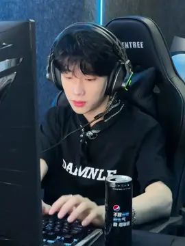 ออร่ามากกก #คนจีนหล่อ #ต่างเกินต้านฟาดสุดฟิน #ผู้จีนยืนหนึ่ง邓伦 #ผู้จีนงานดีย์🇨🇳🇨🇳 #等不来花开 #fyp #ติ่งจีน #ผู้จีนหล่อบอกต่อด้วย