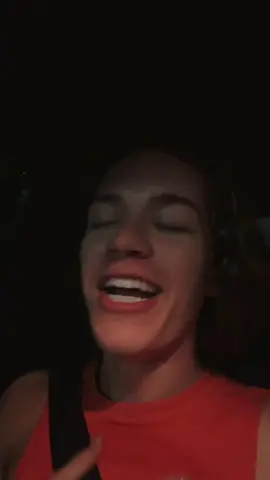 this is gonna be the death of me why @Tinder WHYYYY #tinder #tinderswindler #lgbtq #gay