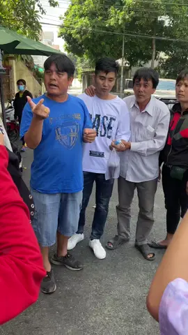 Hiệp sĩ Thanh Hải giải cứu người từ Campuchia về Việt Nam tại Bình Dương